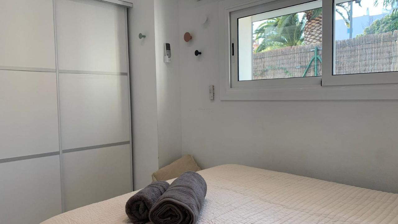 Rodhes Playa B-1 Apartment โรเซส ภายนอก รูปภาพ